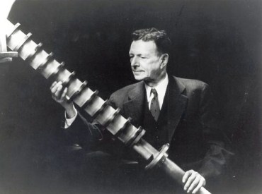 sondaggista con sonda di allacciamento alla rete telefonica